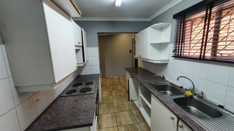 To Let Commercial Property for Rent in Wierda Park Gauteng