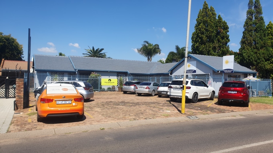 To Let Commercial Property for Rent in Wierda Park Gauteng