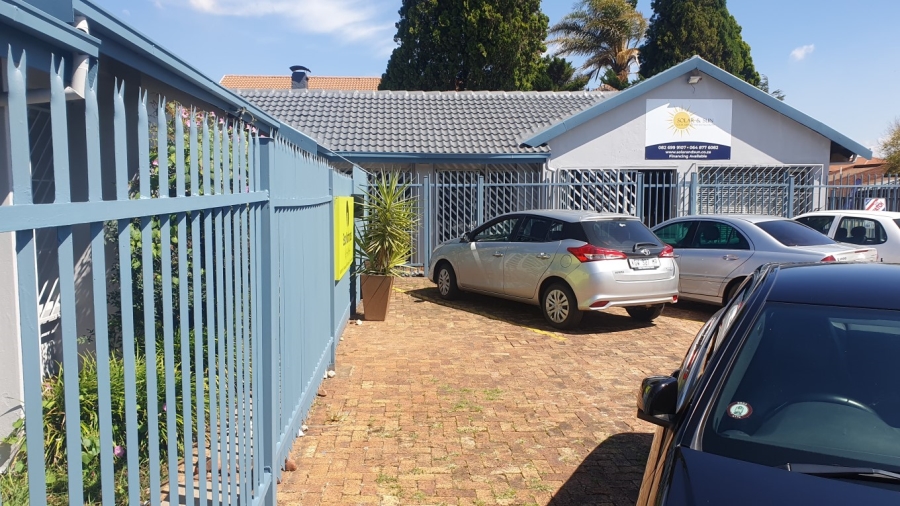 To Let Commercial Property for Rent in Wierda Park Gauteng