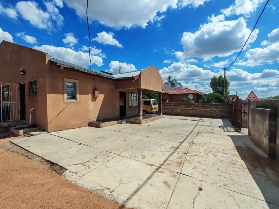 3 Bedroom Property for Sale in Soshanguve JJ Gauteng