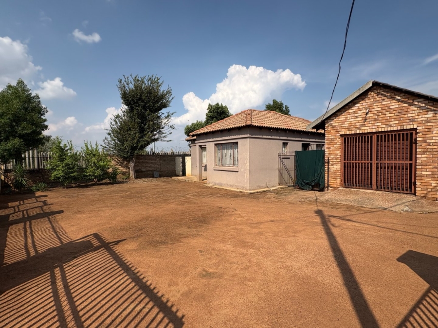 3 Bedroom Property for Sale in Soshanguve JJ Gauteng