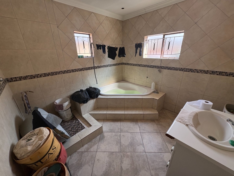 3 Bedroom Property for Sale in Soshanguve JJ Gauteng