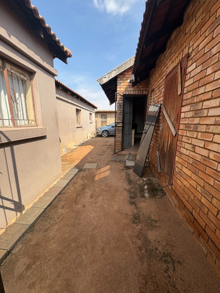 3 Bedroom Property for Sale in Soshanguve JJ Gauteng
