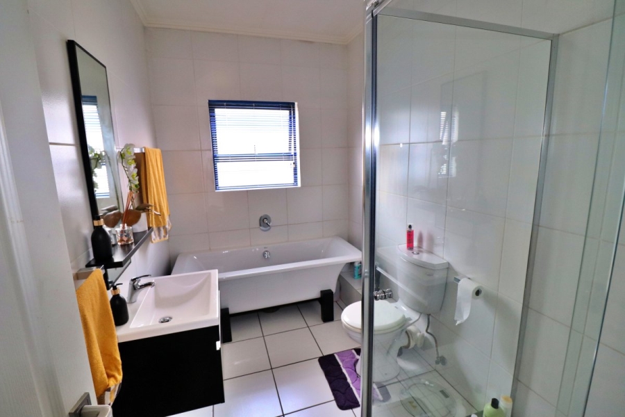 2 Bedroom Property for Sale in The Isle Gauteng