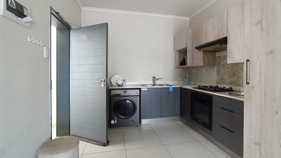 2 Bedroom Property for Sale in Erand Gardens Gauteng