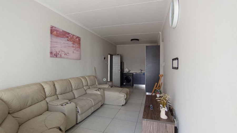 2 Bedroom Property for Sale in Erand Gardens Gauteng