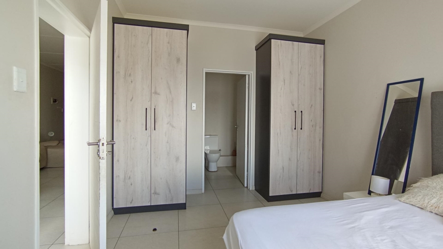 2 Bedroom Property for Sale in Erand Gardens Gauteng