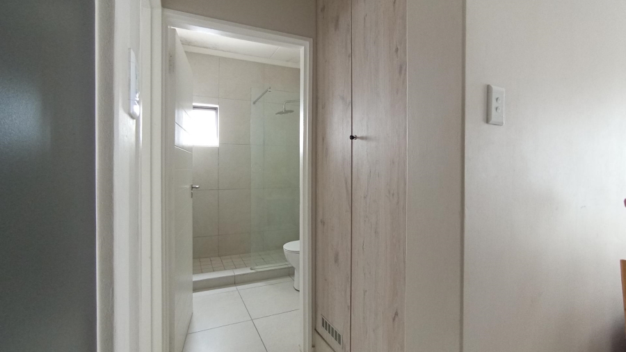 2 Bedroom Property for Sale in Erand Gardens Gauteng