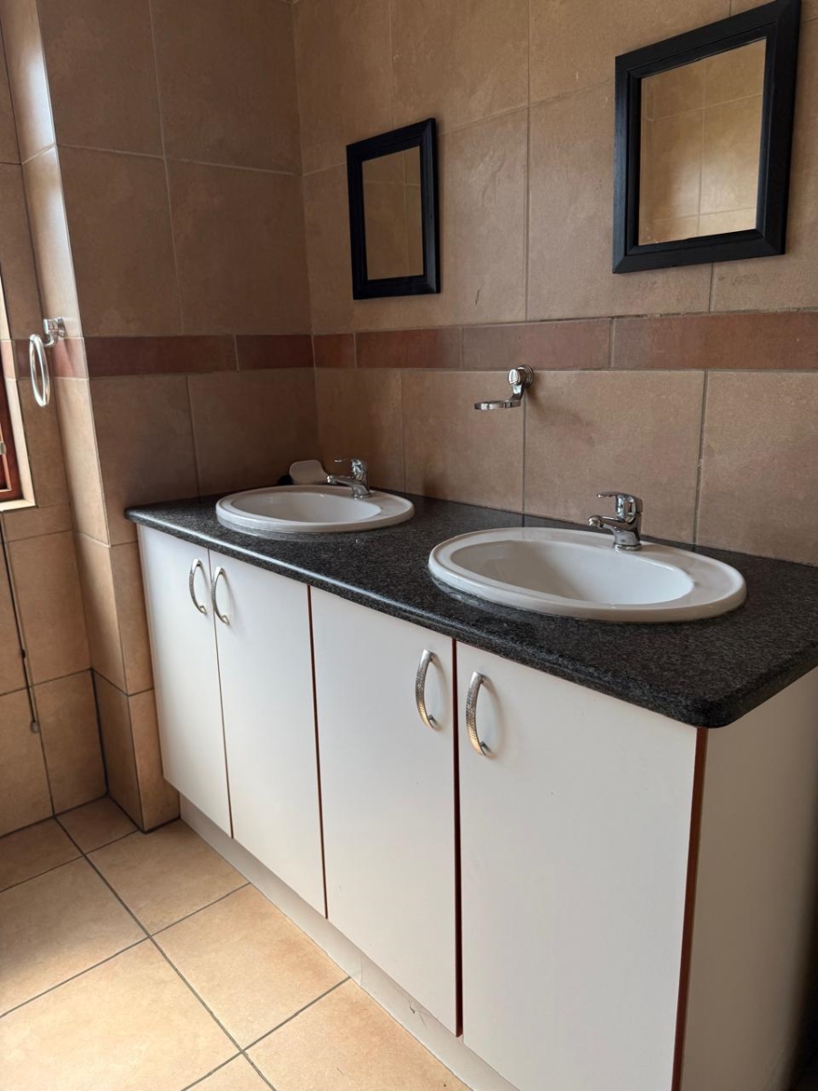 2 Bedroom Property for Sale in Meyersdal Gauteng