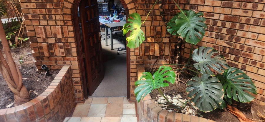 4 Bedroom Property for Sale in Kameelfontein Gauteng