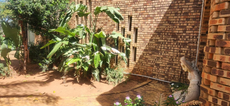 4 Bedroom Property for Sale in Kameelfontein Gauteng