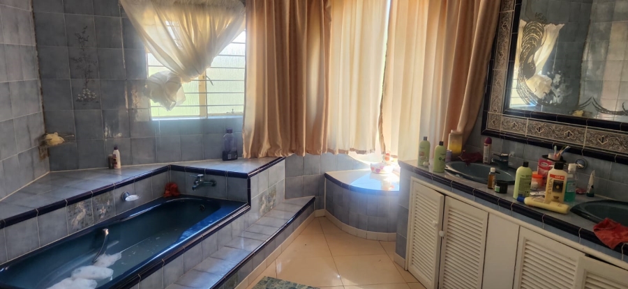 4 Bedroom Property for Sale in Kameelfontein Gauteng