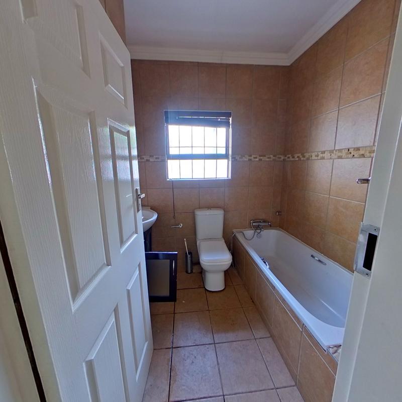 4 Bedroom Property for Sale in Garsfontein Gauteng