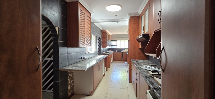 4 Bedroom Property for Sale in Garsfontein Gauteng