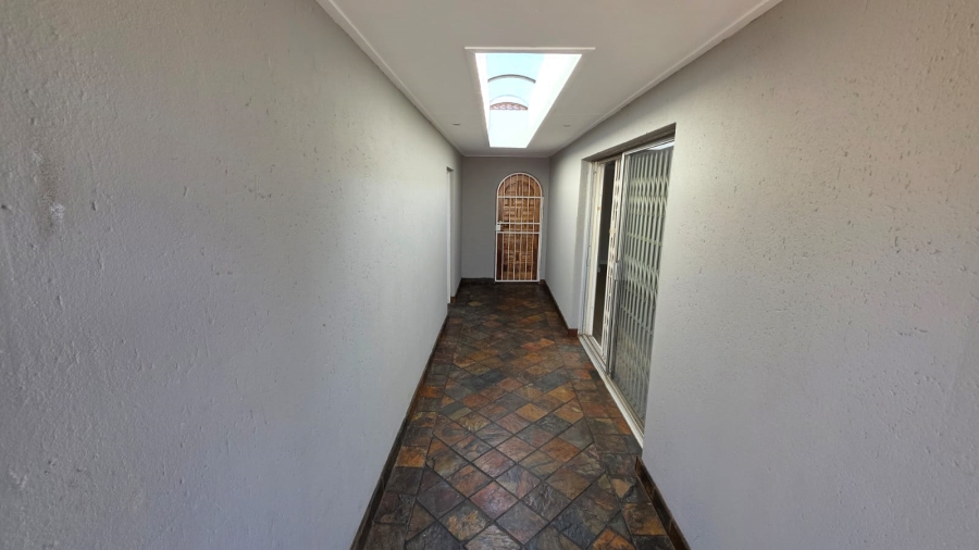 4 Bedroom Property for Sale in Garsfontein Gauteng