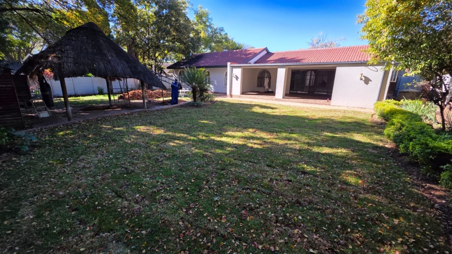 4 Bedroom Property for Sale in Garsfontein Gauteng