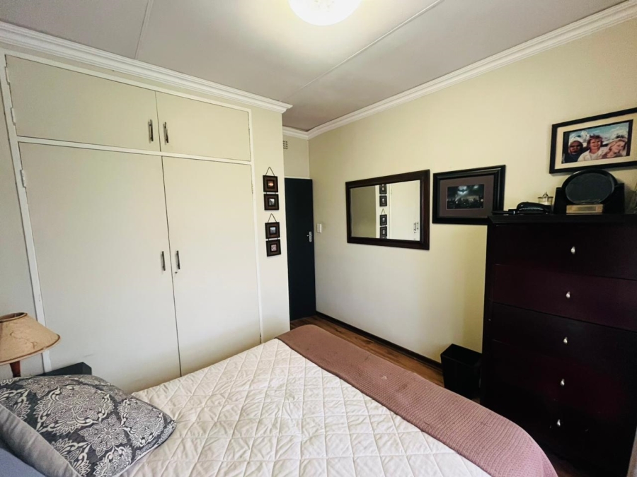 2 Bedroom Property for Sale in Olivedale Gauteng