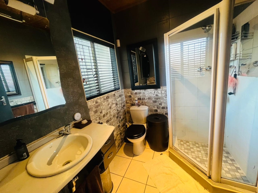 2 Bedroom Property for Sale in Olivedale Gauteng