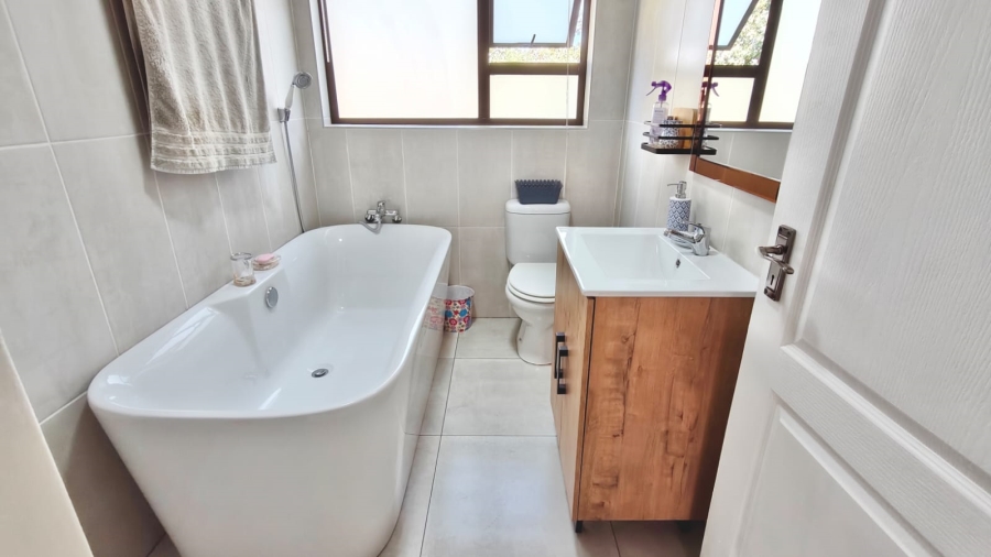 4 Bedroom Property for Sale in Vaal Marina Gauteng