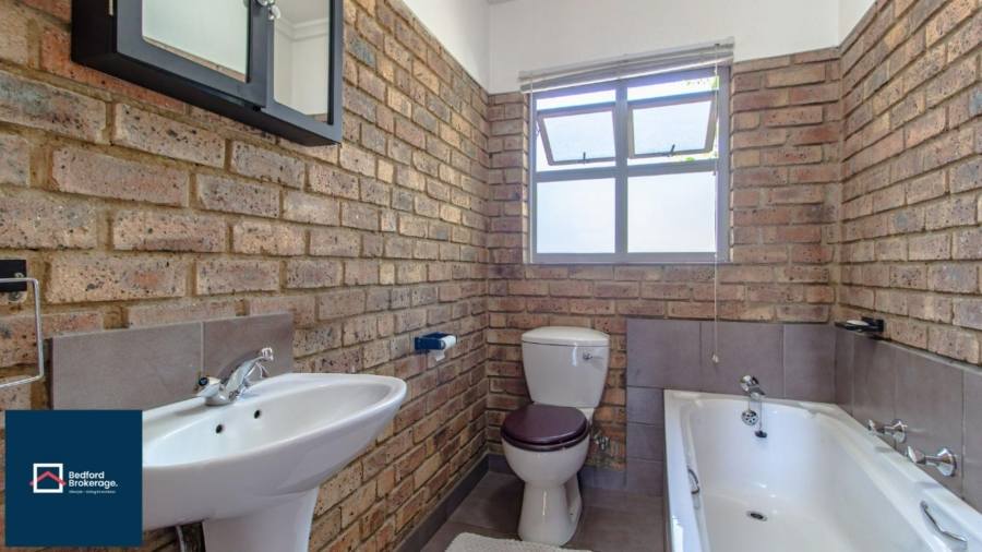 3 Bedroom Property for Sale in Lakeside Village Gauteng