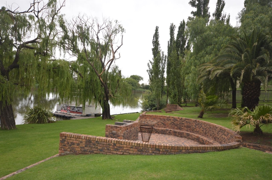 Commercial Property for Sale in Riverspray Lifestyle Estate Gauteng
