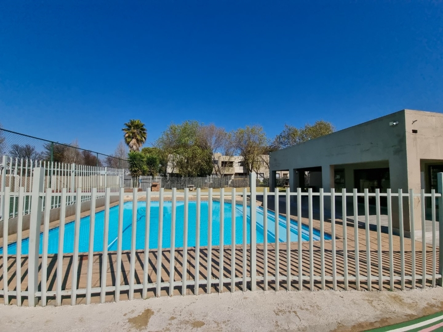 1 Bedroom Property for Sale in New Market Park Gauteng