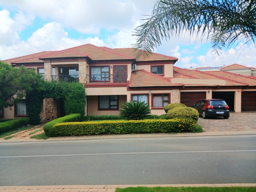 To Let 4 Bedroom Property for Rent in Blue Valley Golf Estate Gauteng