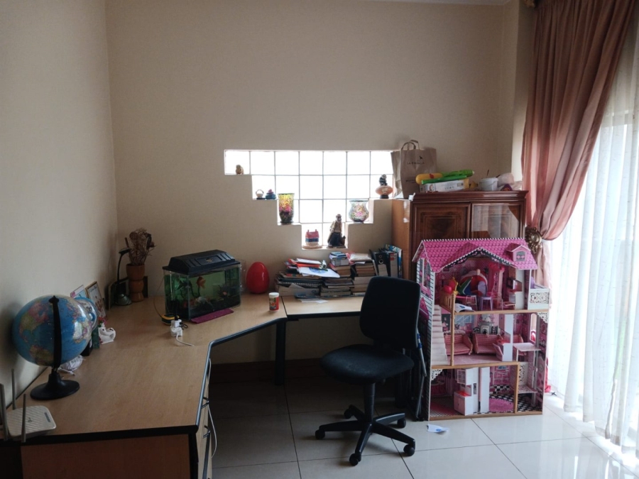 To Let 4 Bedroom Property for Rent in Blue Valley Golf Estate Gauteng