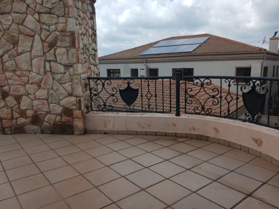 To Let 4 Bedroom Property for Rent in Blue Valley Golf Estate Gauteng