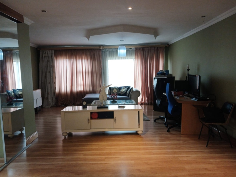 To Let 4 Bedroom Property for Rent in Blue Valley Golf Estate Gauteng