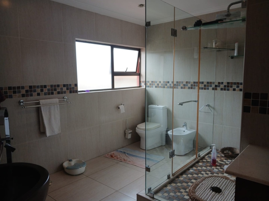 To Let 4 Bedroom Property for Rent in Blue Valley Golf Estate Gauteng