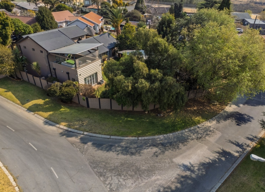 3 Bedroom Property for Sale in Isandovale Gauteng