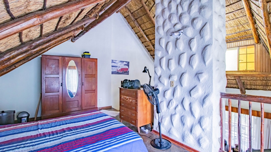 4 Bedroom Property for Sale in Glen Marais Gauteng