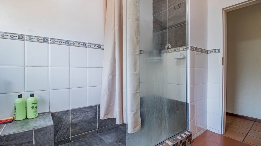 4 Bedroom Property for Sale in Glen Marais Gauteng