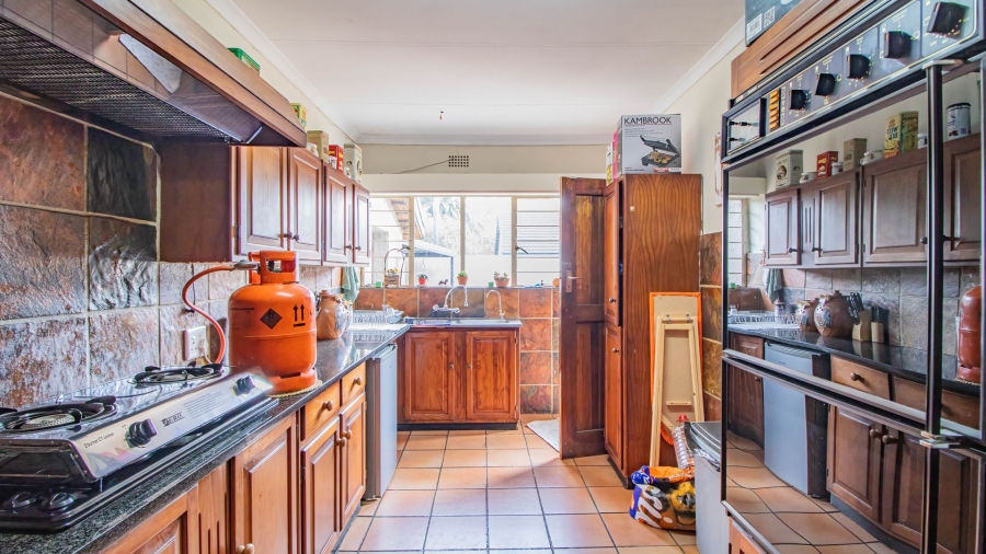 4 Bedroom Property for Sale in Glen Marais Gauteng