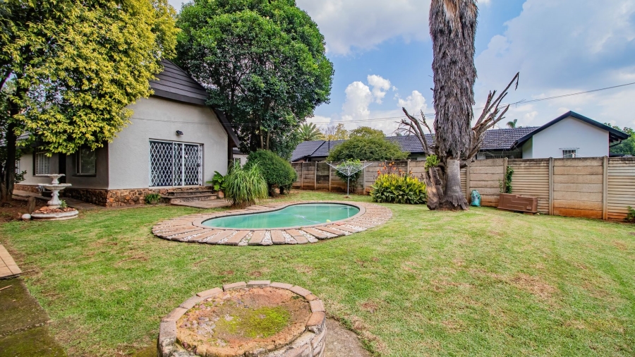 4 Bedroom Property for Sale in Glen Marais Gauteng