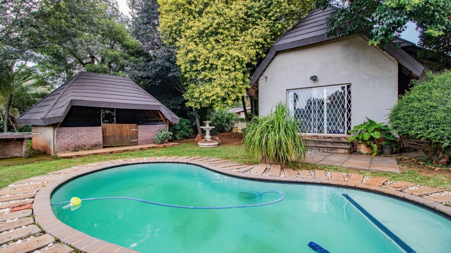 4 Bedroom Property for Sale in Glen Marais Gauteng