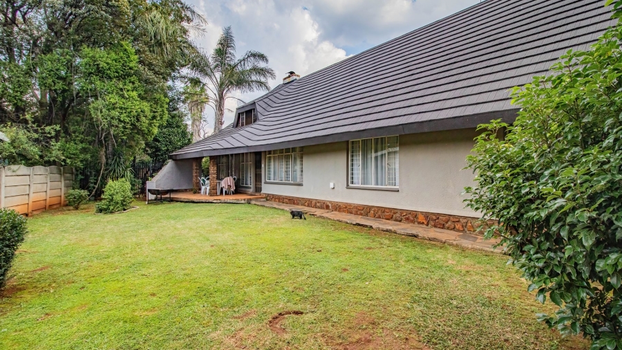 4 Bedroom Property for Sale in Glen Marais Gauteng