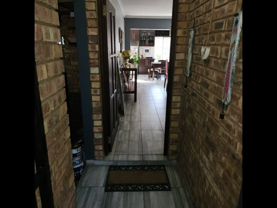 3 Bedroom Property for Sale in Amberfield Gauteng