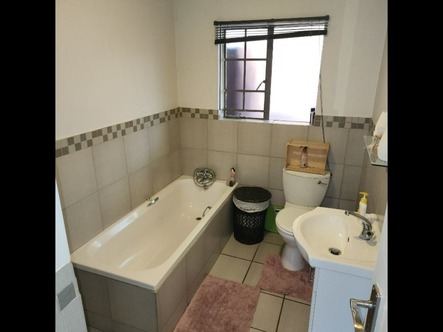 3 Bedroom Property for Sale in Amberfield Gauteng