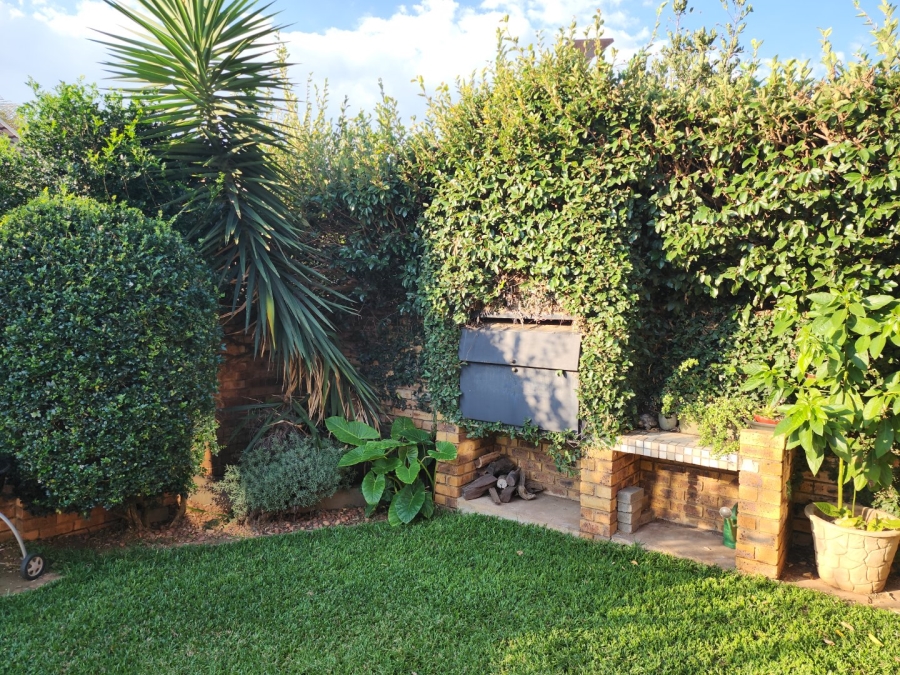 3 Bedroom Property for Sale in Amberfield Gauteng