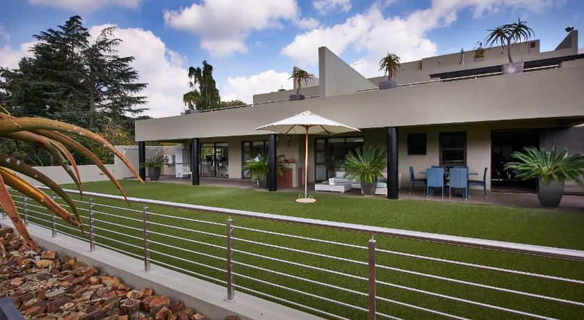 To Let 2 Bedroom Property for Rent in Sandown Gauteng