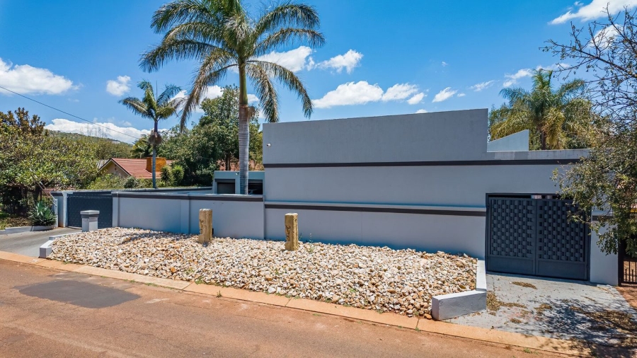 5 Bedroom Property for Sale in Annlin Gauteng