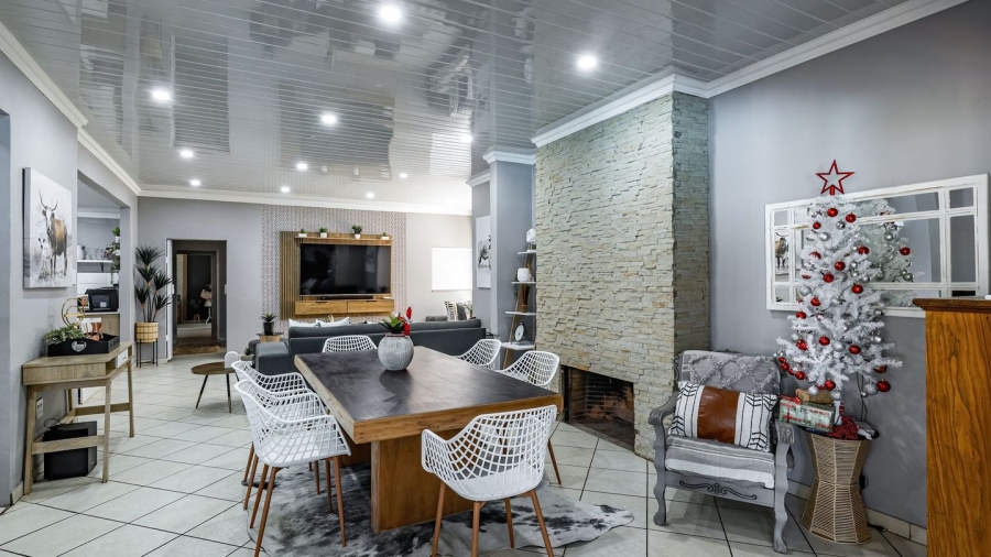 5 Bedroom Property for Sale in Annlin Gauteng