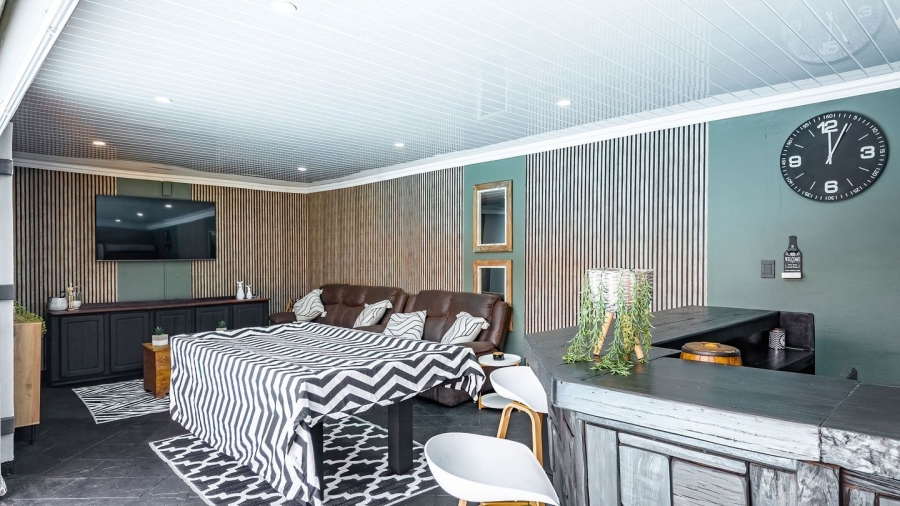 5 Bedroom Property for Sale in Annlin Gauteng