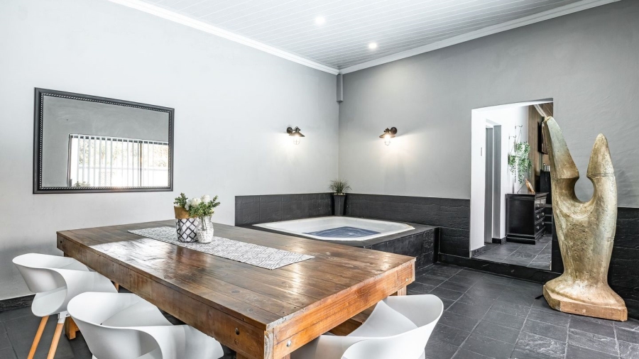 5 Bedroom Property for Sale in Annlin Gauteng