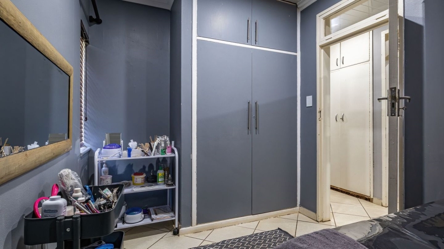 5 Bedroom Property for Sale in Annlin Gauteng