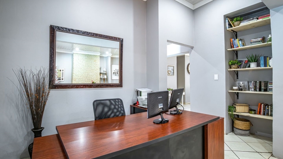 5 Bedroom Property for Sale in Annlin Gauteng