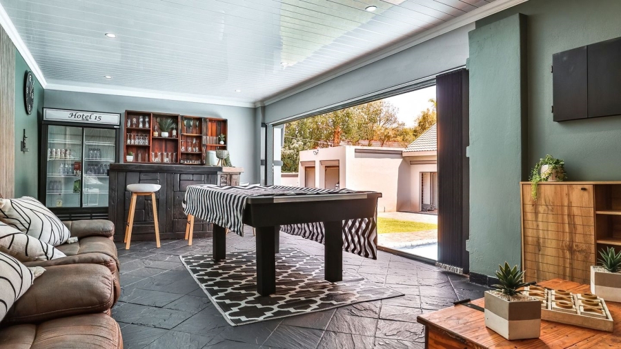 5 Bedroom Property for Sale in Annlin Gauteng