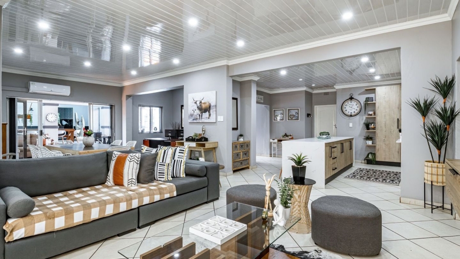 5 Bedroom Property for Sale in Annlin Gauteng